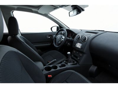 Nissan QASHQAI 2.0 140pk 360