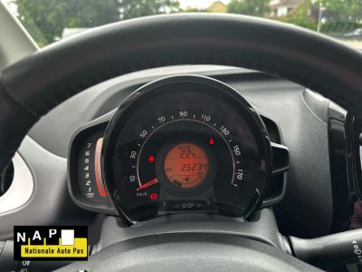 Toyota Aygo 1.0 VVT-i 72pk 5D x-play Clima / Camera /Apple carplay