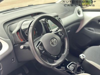 Toyota Aygo 1.0 VVT-i 72pk 5D x-play Clima / Camera /Apple carplay