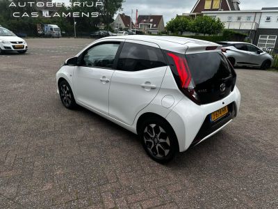 Toyota Aygo 1.0 VVT-i 72pk 5D x-play Clima / Camera /Apple carplay