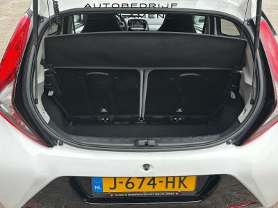 Toyota Aygo 1.0 VVT-i 72pk 5D x-play Clima / Camera /Apple carplay