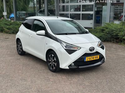 Toyota Aygo 1.0 VVT-i 72pk 5D x-play Clima / Camera /Apple carplay